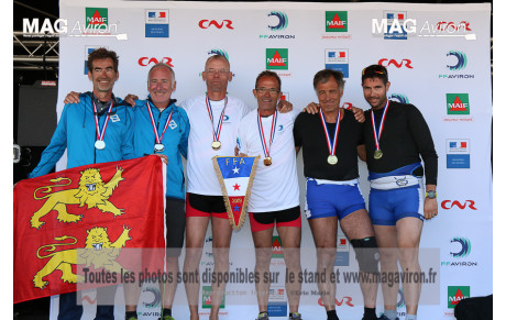 Saumur Aviron, champion de France Mer 2019 en double Master hommes.